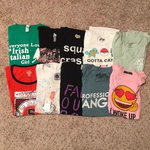 Lot of 10 women’s graphic shirts Size Small